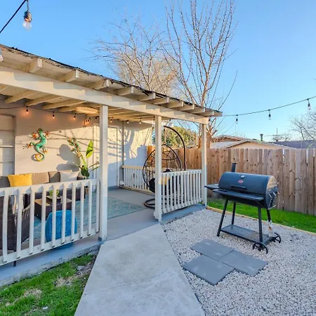 Game Room, Pool & Fire Pit At The Medical Center San Antonio Exterior photo